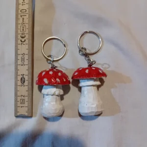 Stylized Fly Agaric Mushroom Keychain – Hand-Carved and Painted Wood